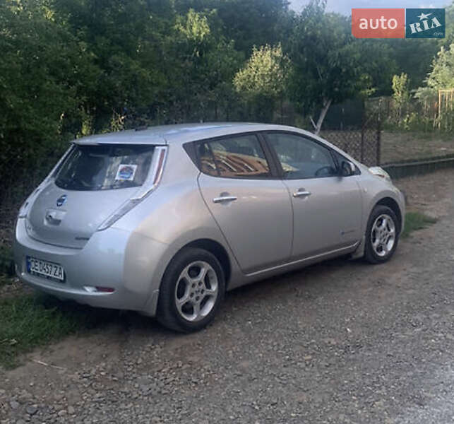 Хетчбек Nissan Leaf 2013 в Чернівцях