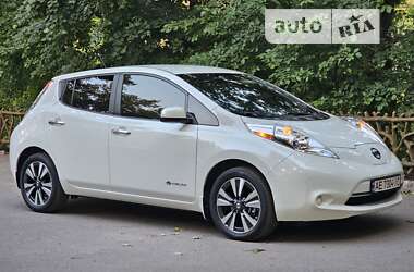 Хэтчбек Nissan Leaf 2013 в Днепре