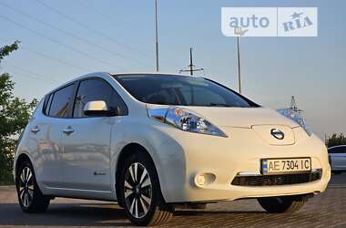 Хэтчбек Nissan Leaf 2013 в Днепре