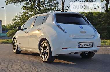 Хэтчбек Nissan Leaf 2013 в Днепре