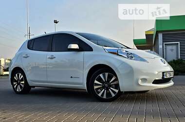 Хэтчбек Nissan Leaf 2013 в Днепре