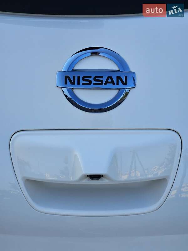 Хетчбек Nissan Leaf 2013 в Дніпрі