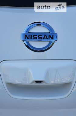 Хэтчбек Nissan Leaf 2013 в Днепре