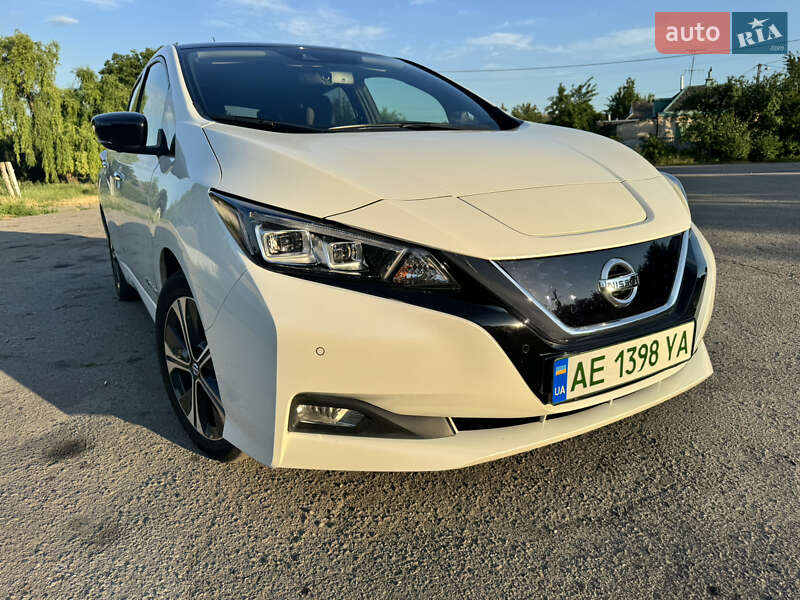 Хетчбек Nissan Leaf 2018 в Павлограді