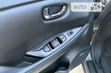 Хэтчбек Nissan Leaf 2015 в 