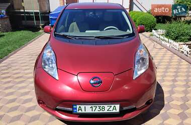 Хэтчбек Nissan Leaf 2013 в 