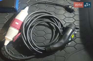 Хэтчбек Nissan Leaf 2013 в 