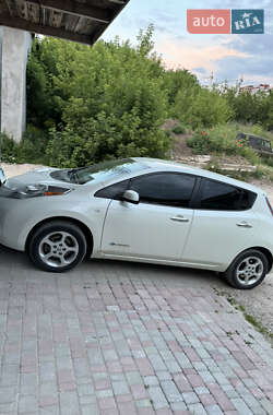 Хетчбек Nissan Leaf 2011 в Тернополі