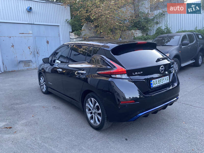Хетчбек Nissan Leaf 2018 в Києві