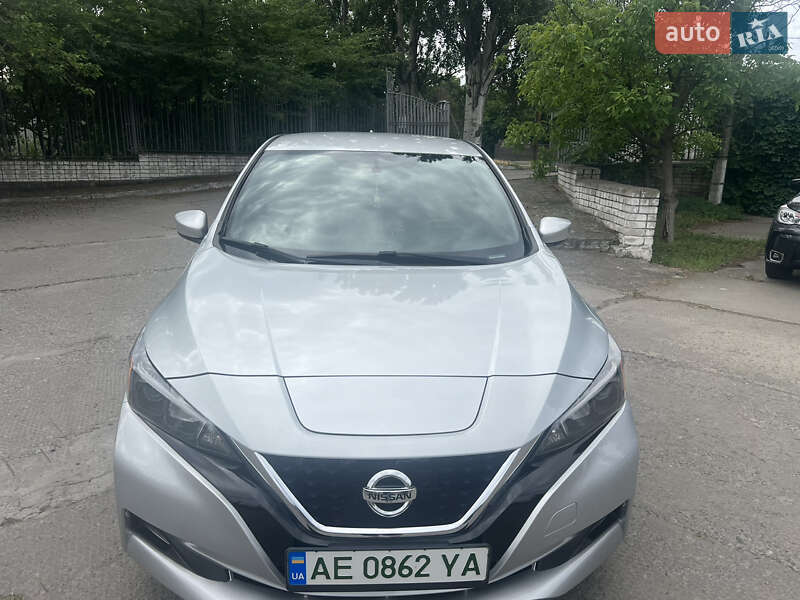 Хэтчбек Nissan Leaf 2019 в Днепре