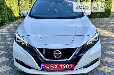 Хэтчбек Nissan Leaf 2022 в Самборе