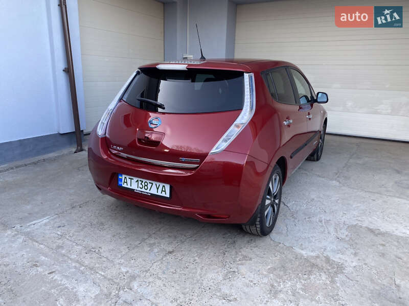 Хэтчбек Nissan Leaf 2016 в Снятине