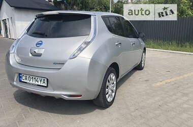 Хэтчбек Nissan Leaf 2011 в Ирпене