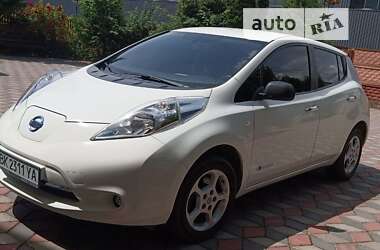 Хэтчбек Nissan Leaf 2015 в Здолбунове