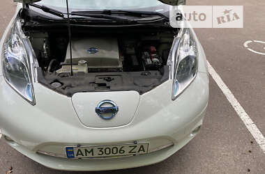 Хетчбек Nissan Leaf 2014 в Житомирі