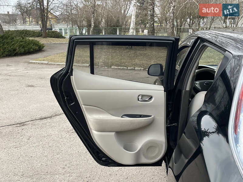 Хетчбек Nissan Leaf 2011 в Рівному