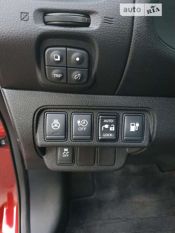 Хэтчбек Nissan Leaf 2015 в Днепре