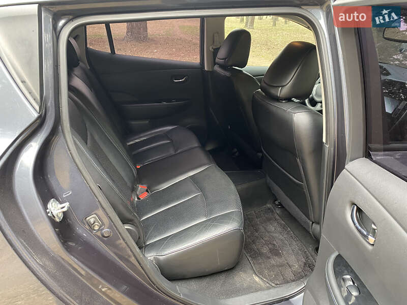 Хетчбек Nissan Leaf 2013 в Чернігові