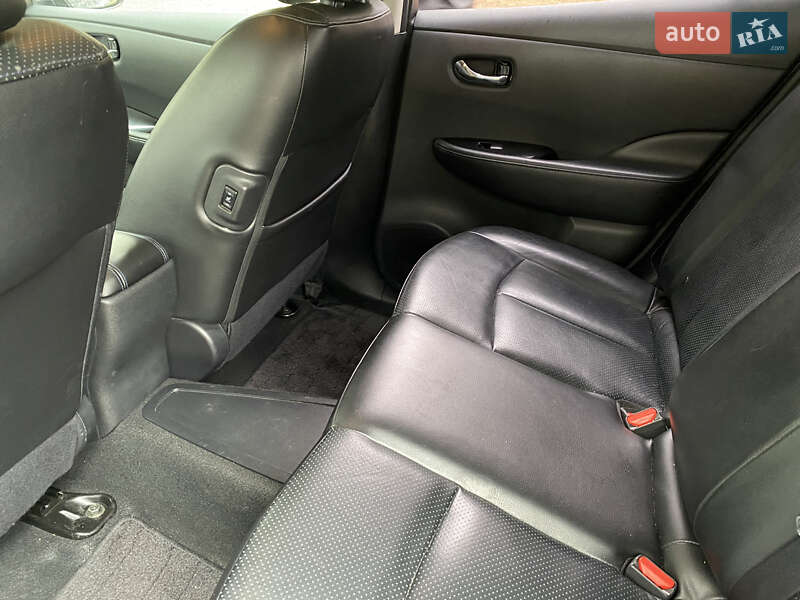 Хетчбек Nissan Leaf 2013 в Чернігові