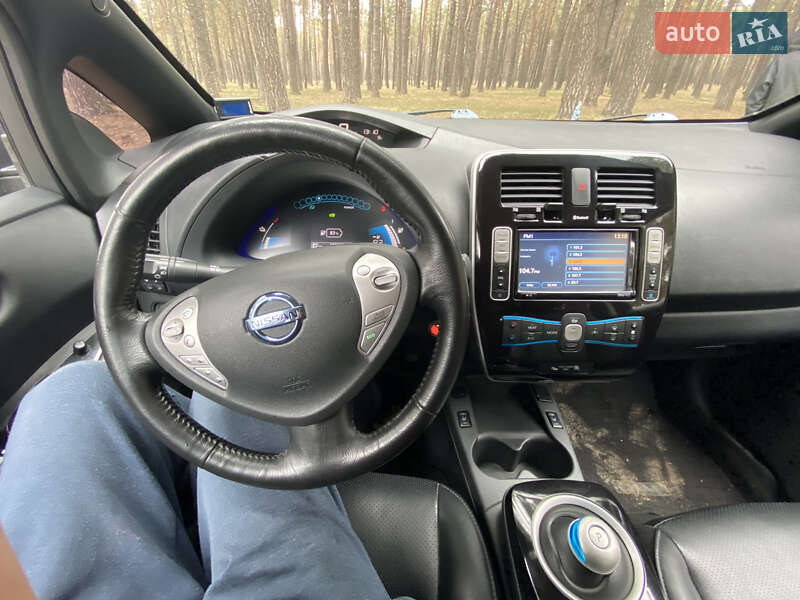 Хетчбек Nissan Leaf 2013 в Чернігові