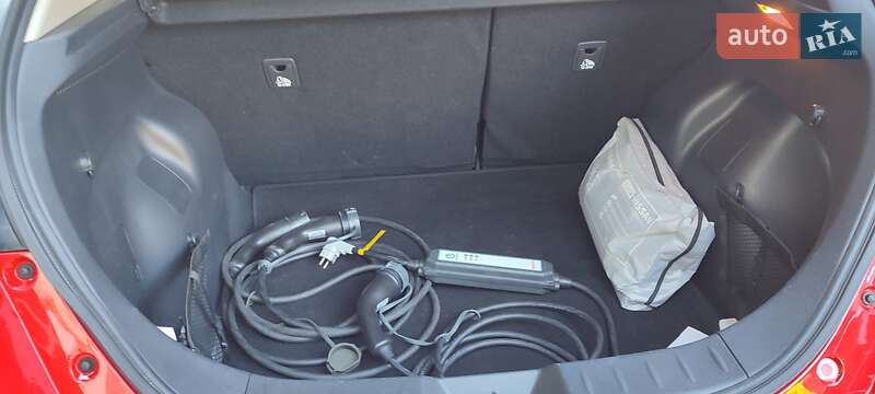 Хетчбек Nissan Leaf 2018 в Долині