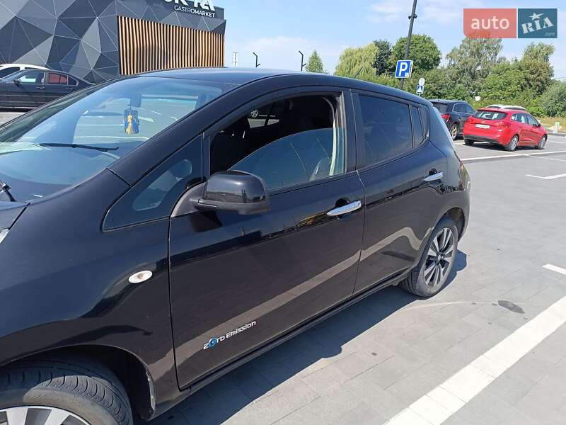 Хэтчбек Nissan Leaf 2015 в Луцке