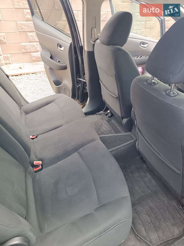 Хэтчбек Nissan Leaf 2015 в Луцке