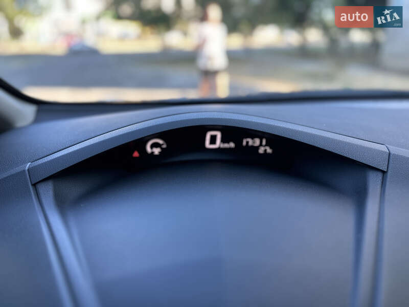 Хэтчбек Nissan Leaf 2015 в Одессе