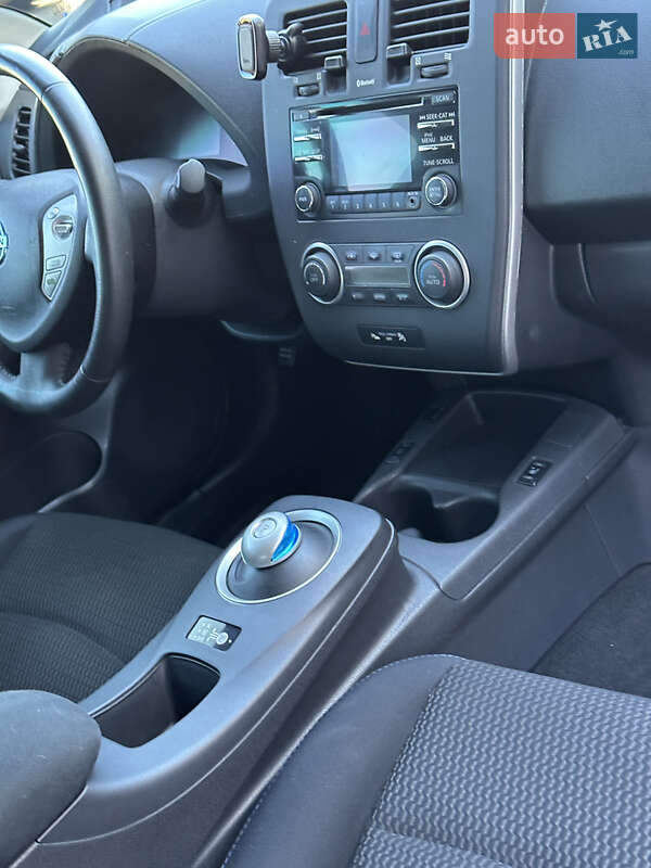 Хэтчбек Nissan Leaf 2015 в Одессе