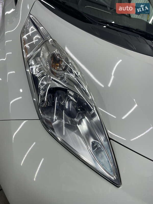 Хетчбек Nissan Leaf 2014 в Львові