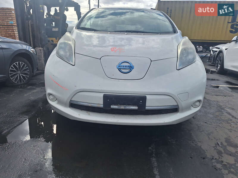 Хетчбек Nissan Leaf 2014 в Львові