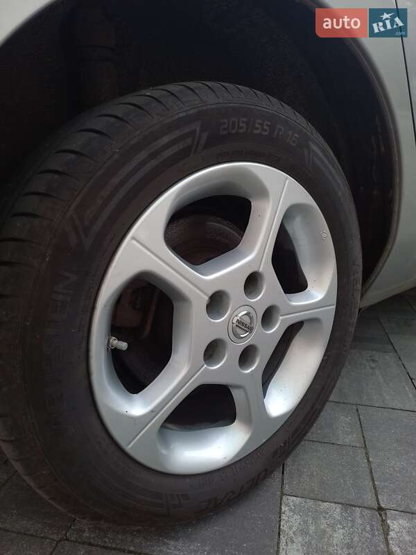 Хэтчбек Nissan Leaf 2015 в Киеве