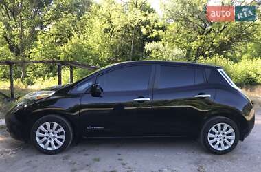 Хэтчбек Nissan Leaf 2014 в 