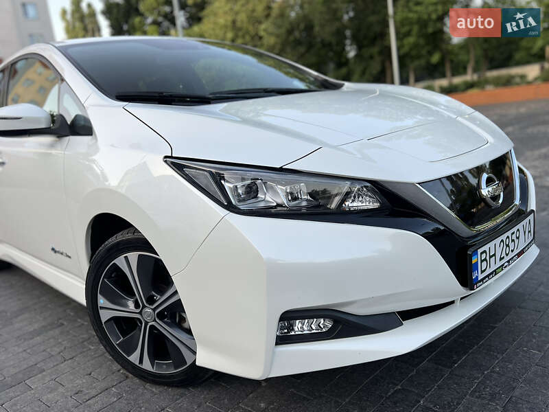 Хэтчбек Nissan Leaf 2017 в Одессе