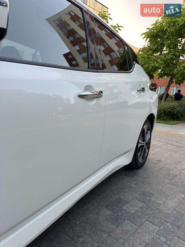 Хэтчбек Nissan Leaf 2017 в Одессе
