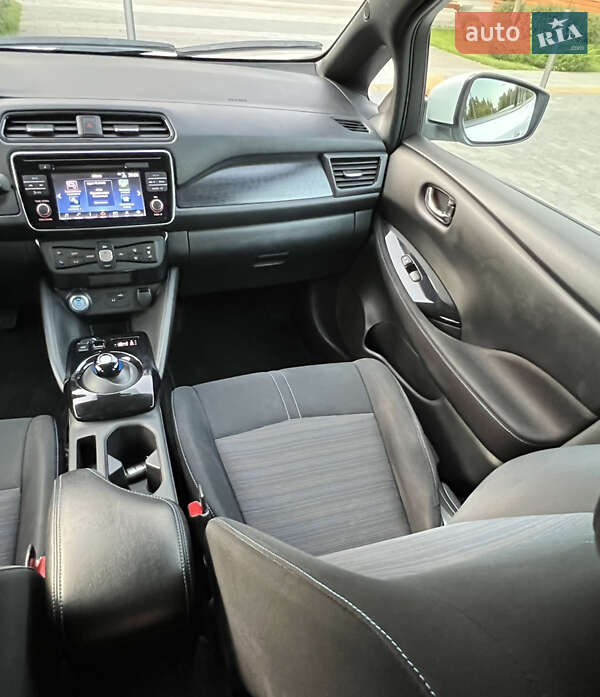 Хэтчбек Nissan Leaf 2017 в Одессе