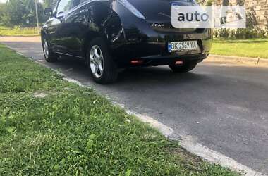 Хетчбек Nissan Leaf 2013 в Рівному