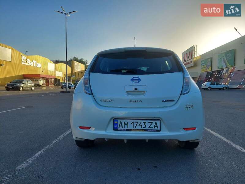Хэтчбек Nissan Leaf 2015 в Житомире