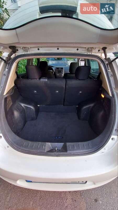 Хэтчбек Nissan Leaf 2015 в Житомире