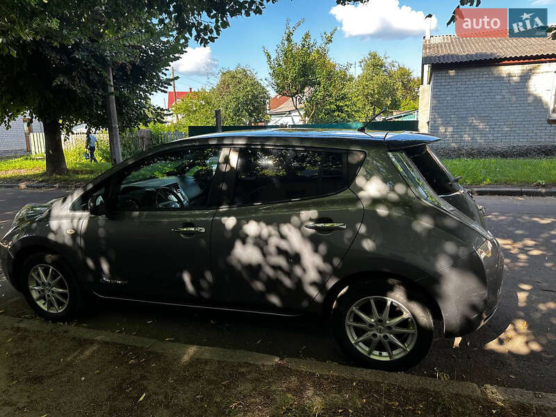 Хэтчбек Nissan Leaf 2013 в Житомире