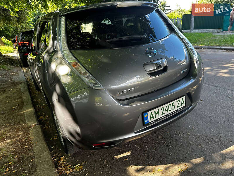 Хэтчбек Nissan Leaf 2013 в Житомире