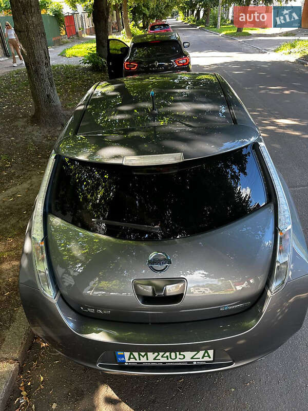Хэтчбек Nissan Leaf 2013 в Житомире