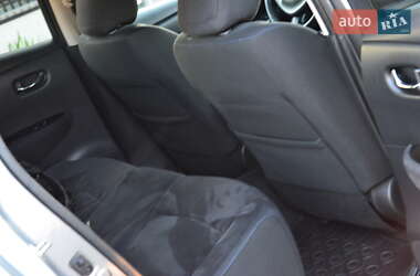 Хэтчбек Nissan Leaf 2014 в 