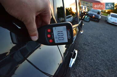 Хетчбек Nissan Leaf 2013 в 