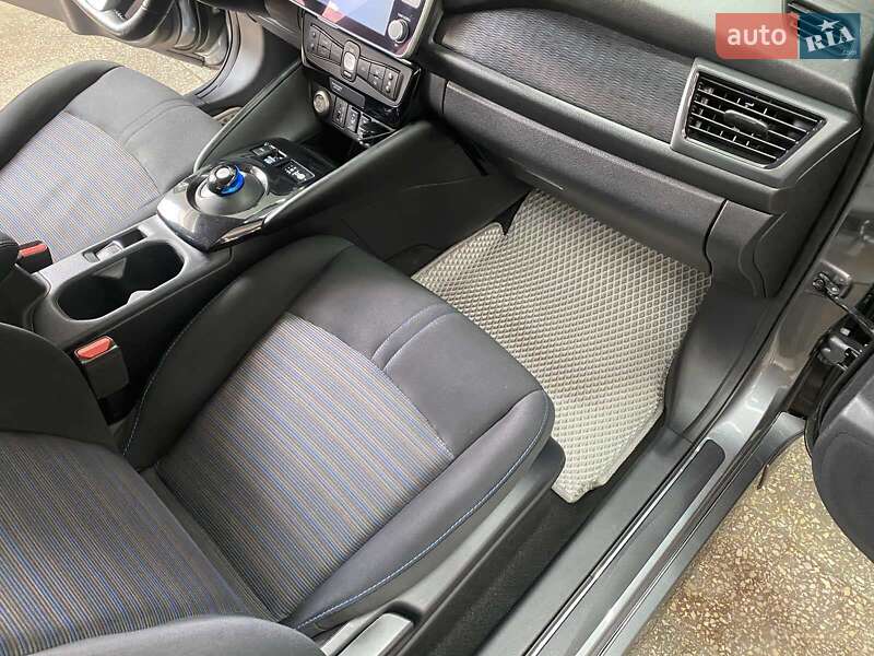 Хэтчбек Nissan Leaf 2020 в Тернополе