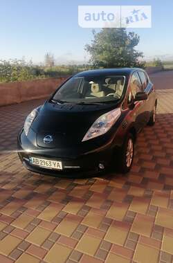 Хэтчбек Nissan Leaf 2011 в Гайсине