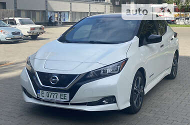 Хетчбек Nissan Leaf 2019 в Чернівцях