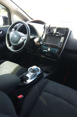 Хэтчбек Nissan Leaf 2017 в 