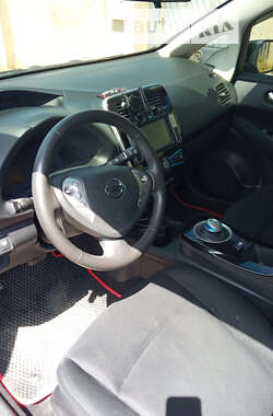 Хэтчбек Nissan Leaf 2017 в 