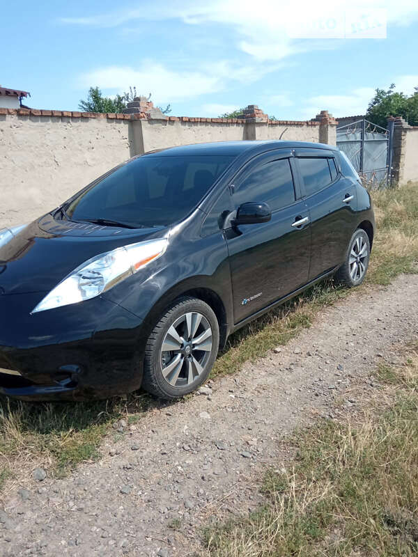 Хэтчбек Nissan Leaf 2017 в Одессе